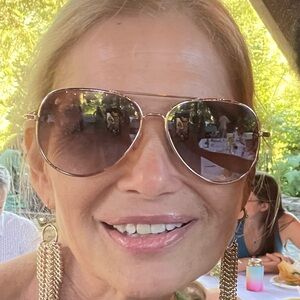 Meet your Posher, Ellen